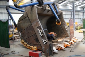 Hitachi EX3600 Bucket Rebuild